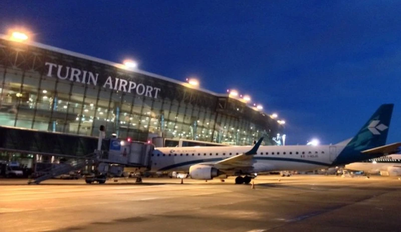 Exterior de la terminal del lado aire.
